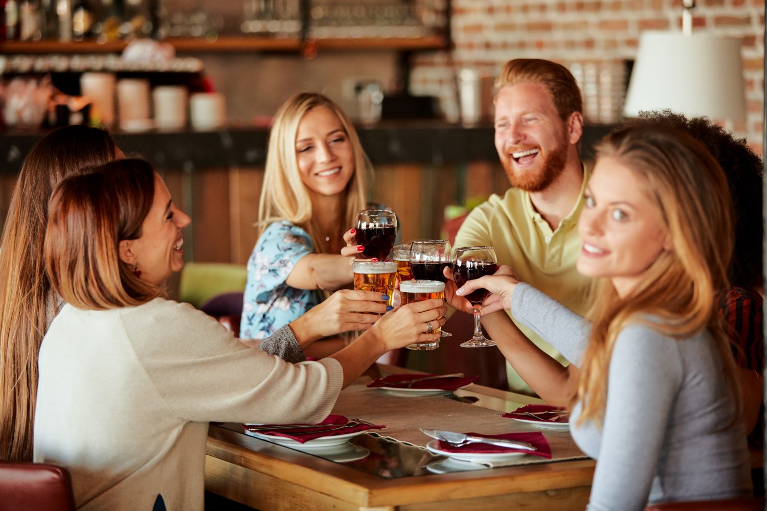 Beer Meets Wine Adobestock 229164089 Klein