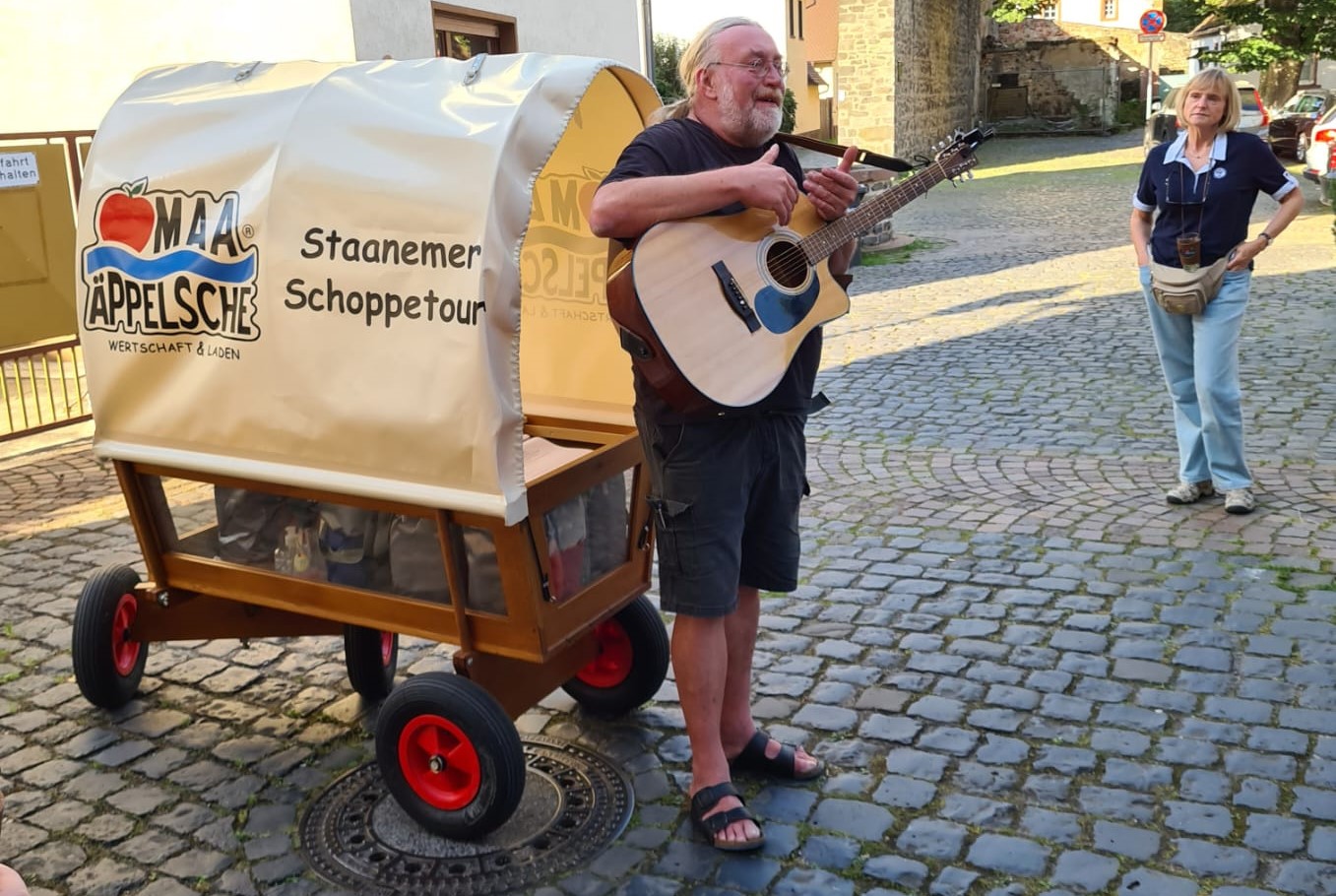 Staanemer Schoppetour Maa Aeppelche Zugeschnitten