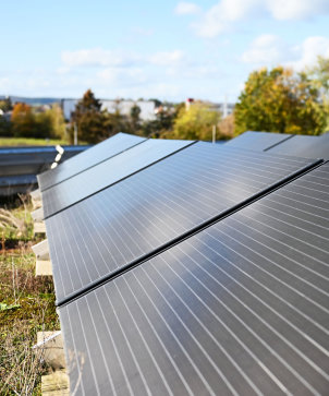 Energiewende Energetische-sanierung-unternehmen-pv-dachanlage-1 _c Hmlu