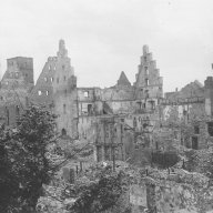 Blick auf das zerstörte Altstädter Rathaus (Deutsches Goldschmiedehaus)