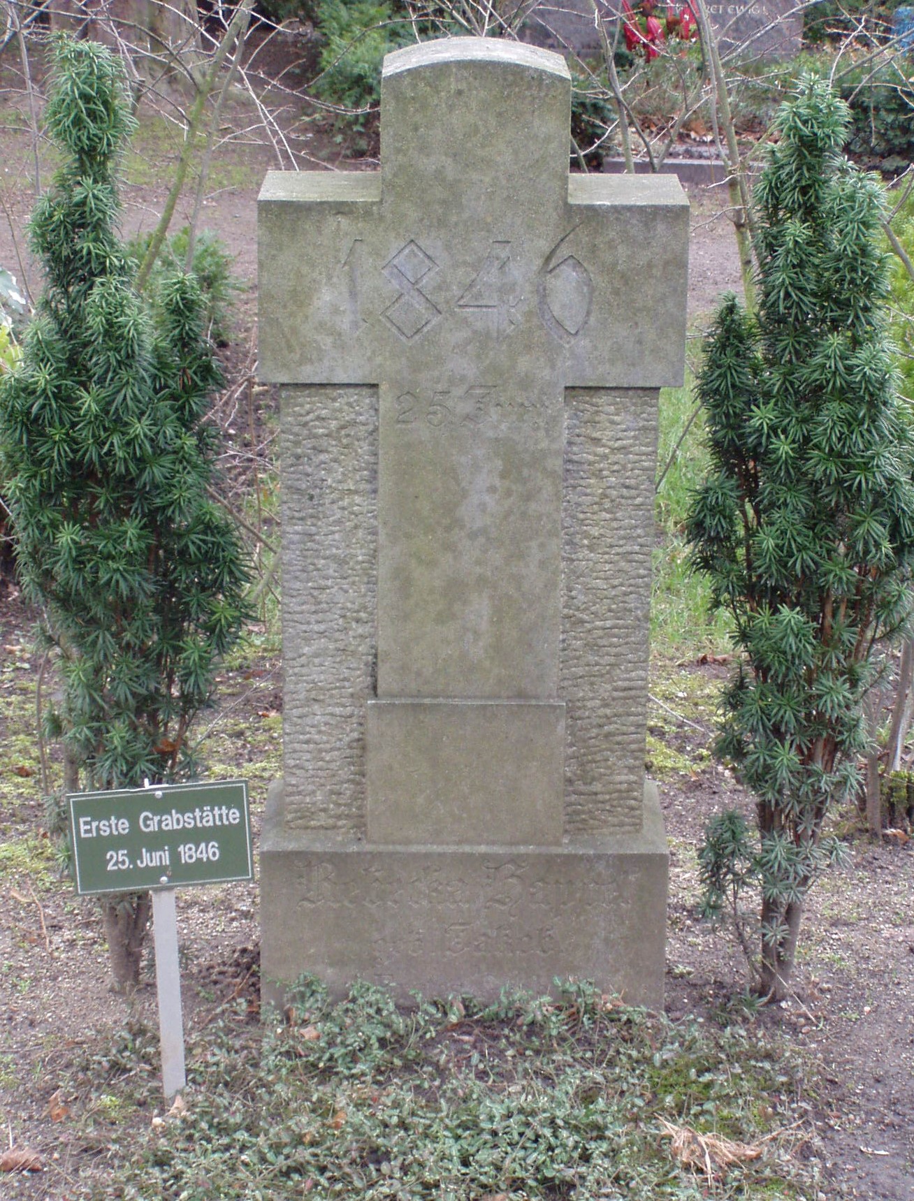Erstegrabstaette der 1. Bestattung 1846 auf dem Hauptfriedhof Hanau