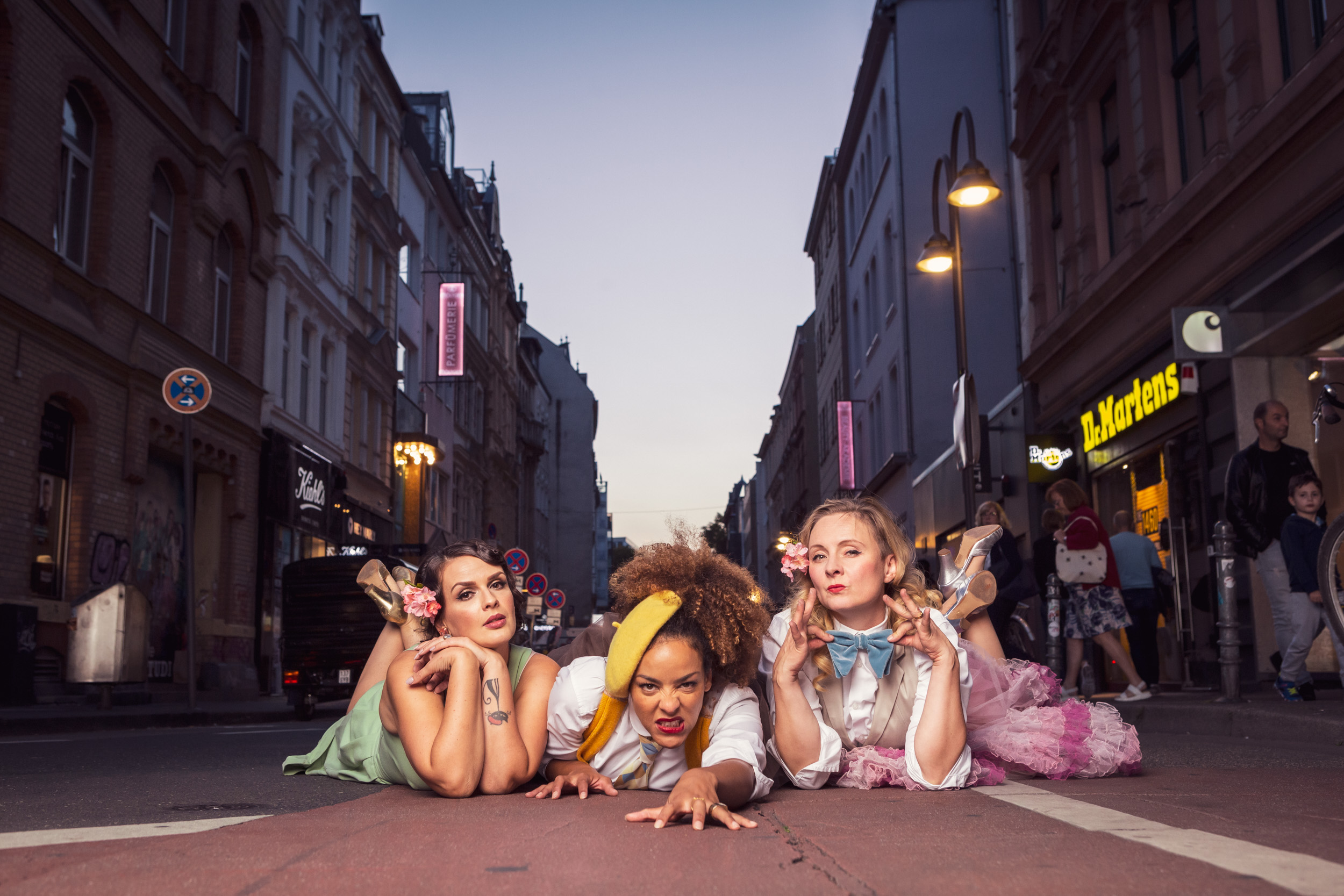  Lous The Cool Cats 