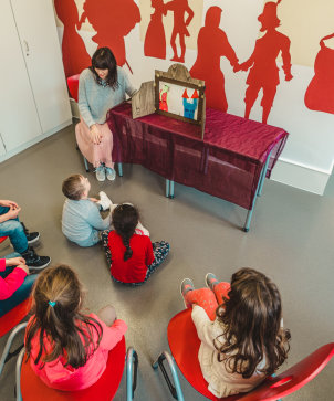 Schloss Philippsruhe Papiertheater Muspäd Kamishibai2