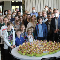 Josua spendet Geburtstagsgeld für Ostergeschenke für Ukrainische Kinder